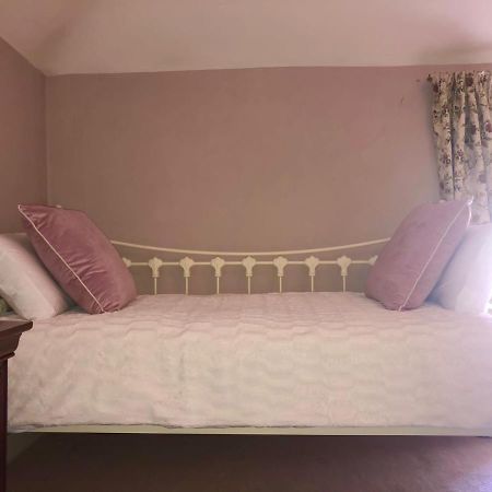 2 Bed Courtyard Apartment At Rockfield House Kells In Meath - Short Term Let מראה חיצוני תמונה
